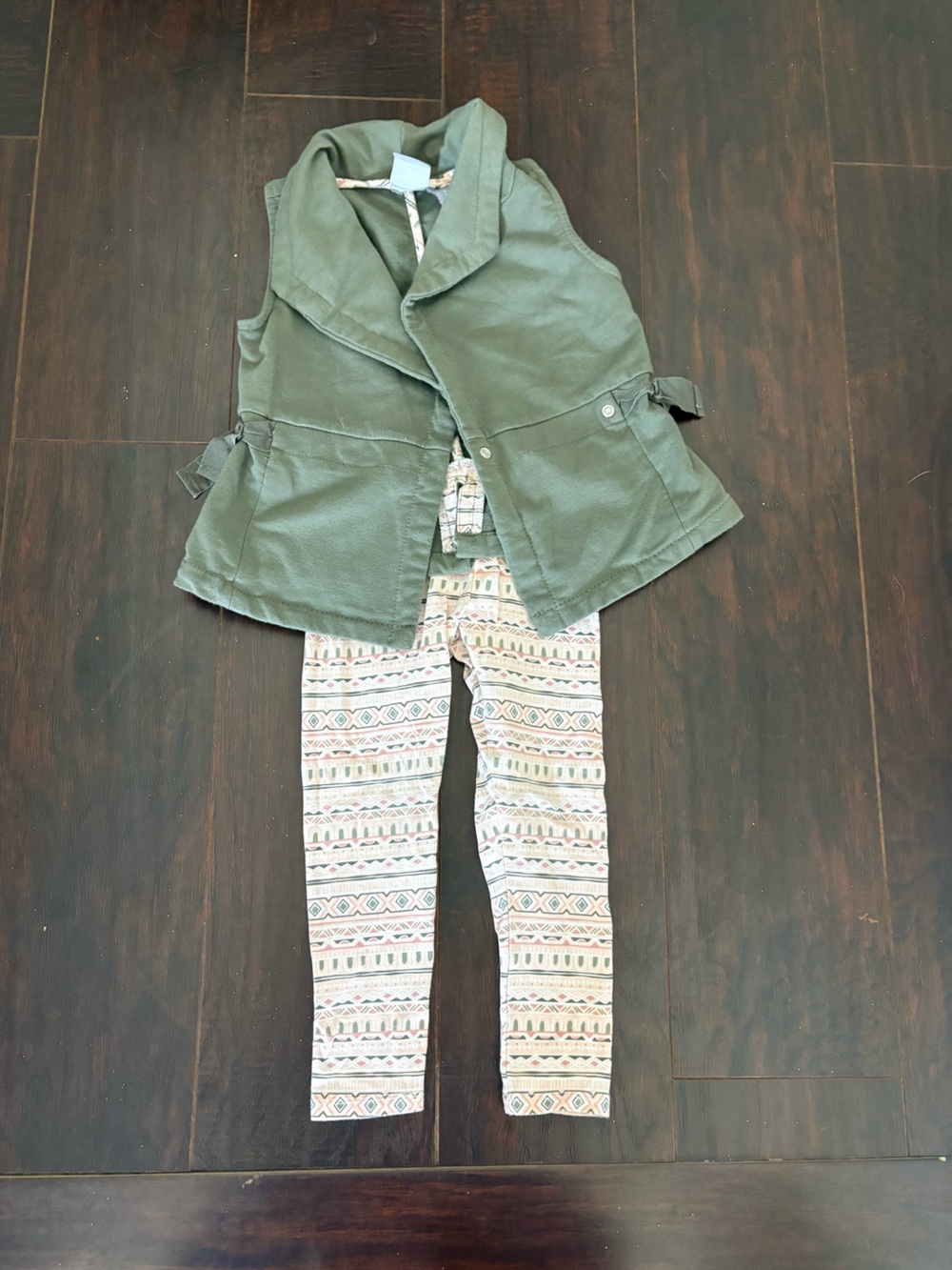 Tahari Girls 3T Olive Green Hooded Vest & Printed Leggings Set